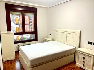 Piso en alquiler en Milán - Pumarín - Teatinos en Oviedo