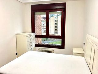 Piso en alquiler en Milán - Pumarín - Teatinos en Oviedo