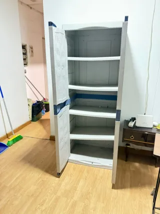 Armario de plástico gris y azul