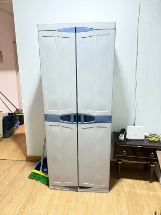 Armario de plástico gris y azul