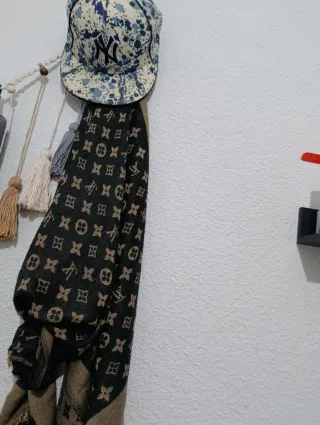 Bufanda Louis Vuitton Monogram Marrón Negra