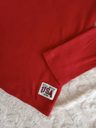 Maglia rossa collo alto manica lunga