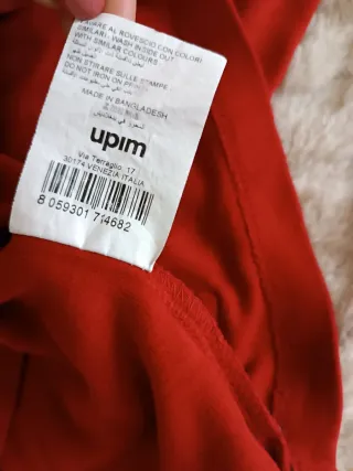 Maglia rossa collo alto manica lunga