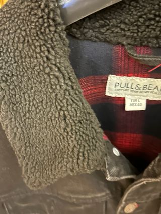 Chaqueta vaquera negra forrada PULL&BEAR Talla L