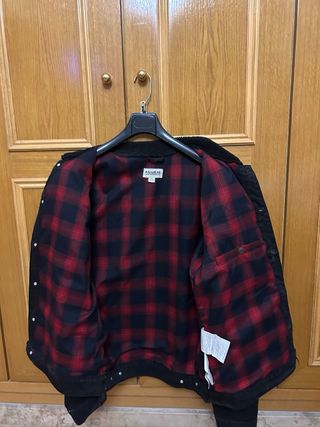 Chaqueta vaquera negra forrada PULL&BEAR Talla L
