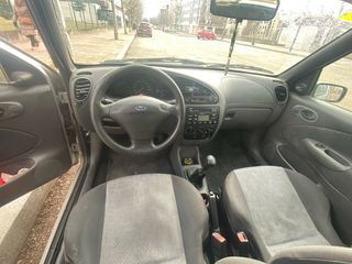 Ford Fiesta 2001