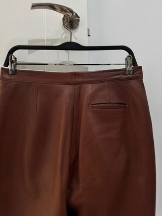 Pantalones de cuero marrones