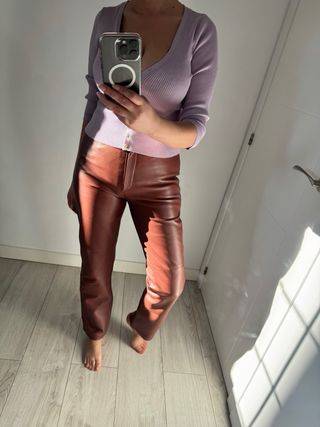 Pantalones de cuero marrones