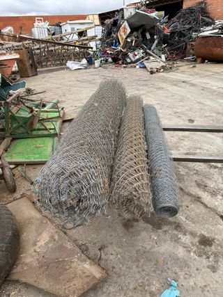 Rollos de malla metálica trapezoidal para vallas