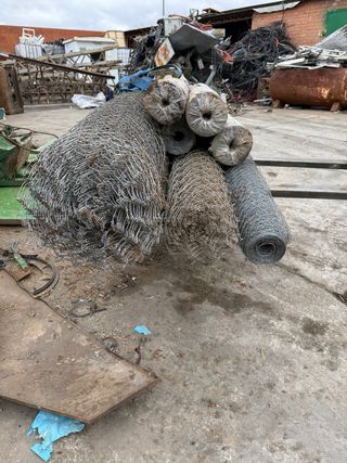 Rollos de malla metálica trapezoidal para vallas