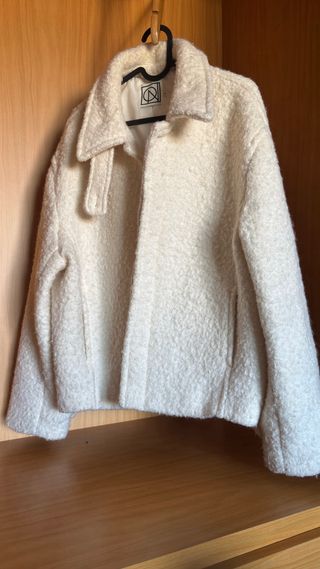 Chaqueta blanca texturizada