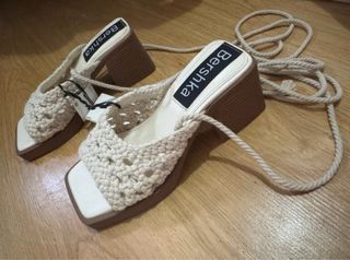 Sandalias Bershka crochet beige