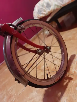 Bicicleta BH plegable roja