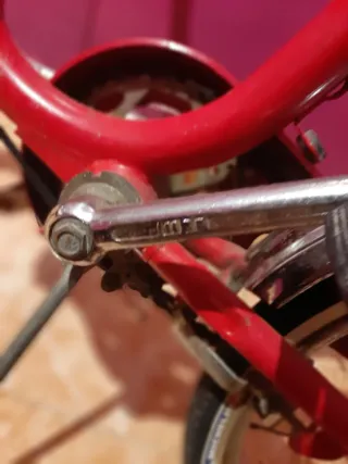 Bicicleta BH plegable roja