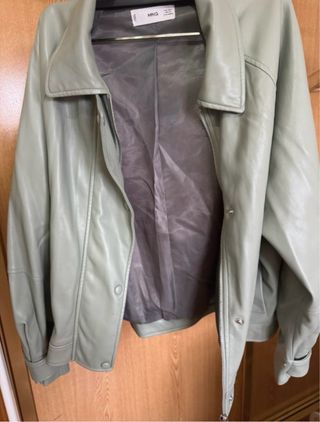 Chaqueta Mango efecto piel abullonada Talla M