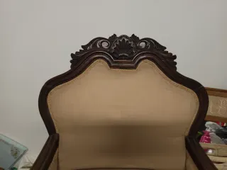 Sillón tapizado madera