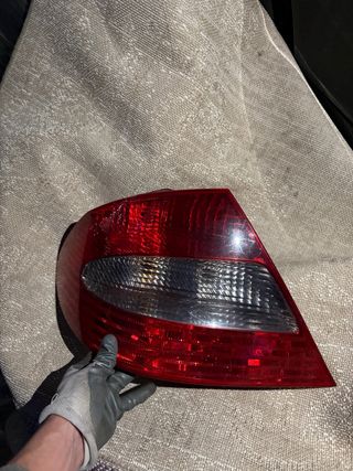 Piloto trasero izquierdo CLK W209