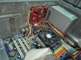 PC Sobremesa + Monitor para Piezas o reparar