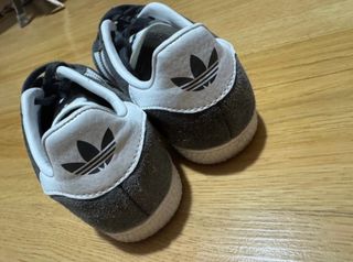 Adidas Gazelle unisex gris oscuro