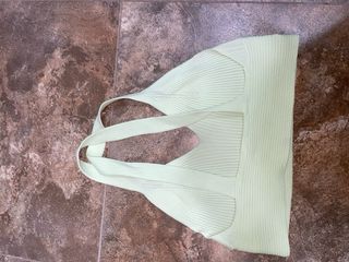 Top verde menta tejido