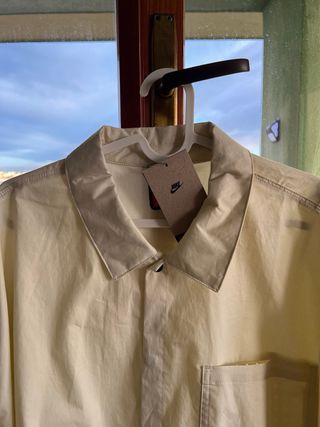 Cortavientos Camisa Nike Manga Larga Beige