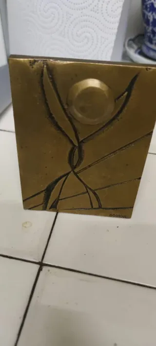 Escultura antigua de bronce