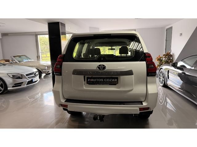 Toyota Land Cruiser 2.8 D-4D GX 150 kW (204 CV)