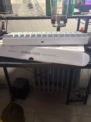 Teclado Mecánico Newskill Pyros Ivory Blanco