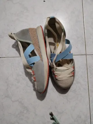 Sandalias Gioseppo Beige y Azul