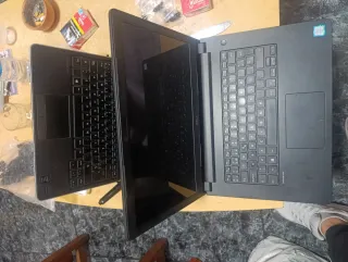 Portátiles Dell Negro y Plata