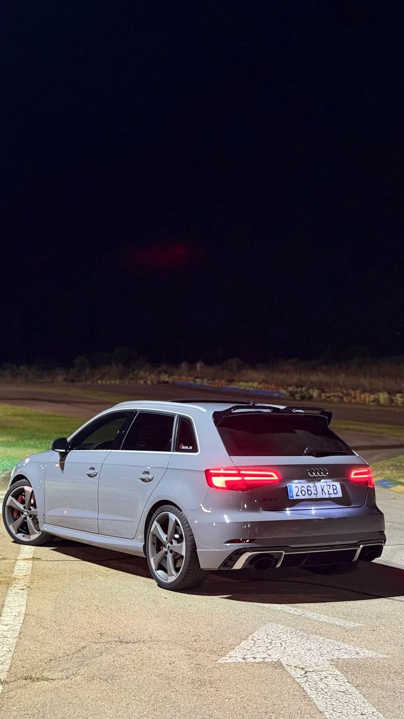 Audi RS3 2019 - foto 1