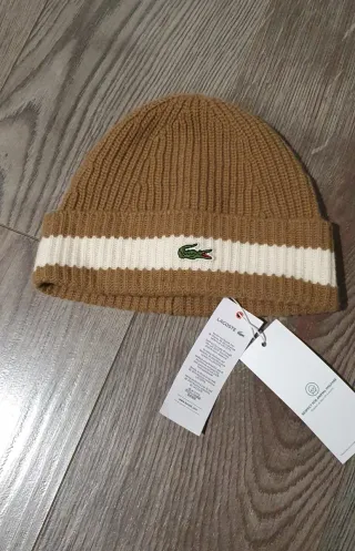 Gorro Lacoste Marrón y Blanco