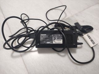 Portátil Toshiba Gris/Plata (sin HDD)