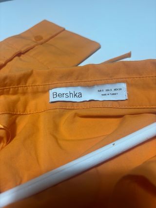 Camisa Bershka naranja fruncida