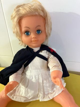 OPOR. BONITA .20€ MUÑECA. ENFERMERA