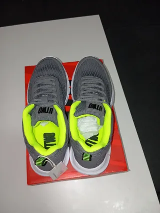 Zapatillas UTWO Correr Talla 42 Gris/Verde