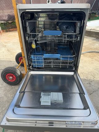 Lavavajillas Indesit plateado