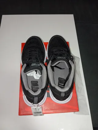 Zapatillas para correr UTWO negras y blancas talla