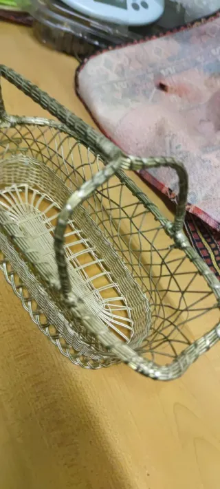 Cesta vintage de metal plateado