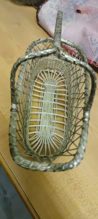 Cesta vintage de metal plateado