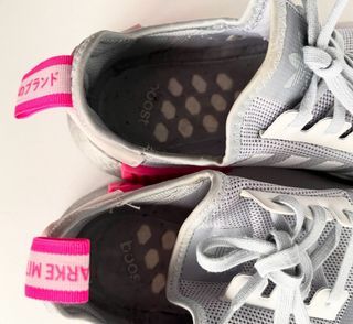 Adidas NMD_R1J  zapatillas gris y rosa