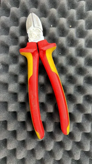 Alicates Knipex 70 06 160
