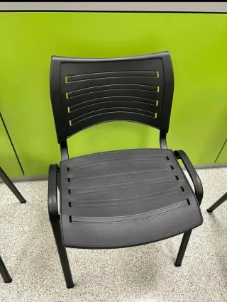 Material oficina, mamparas, mesas, sillas, pizarrs