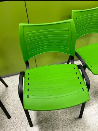 Material oficina, mamparas, mesas, sillas, pizarrs