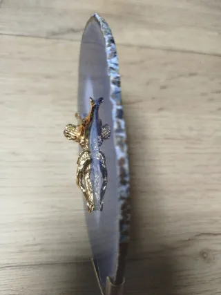 Cristo Ágata Azul Base Metacrilato