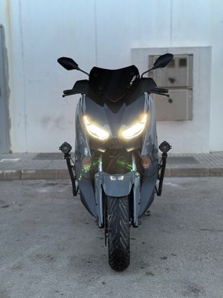 Yamaha XMAX 300cc