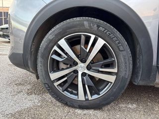 Peugeot 3008 225 e-EAT8 Allure Pack