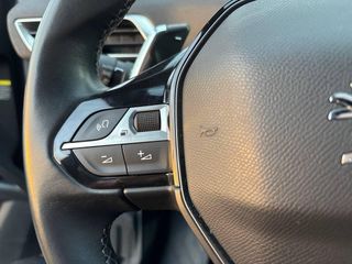 Peugeot 3008 225 e-EAT8 Allure Pack