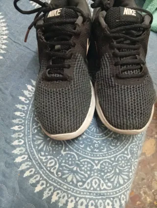 Nike Revolution 4 Talla 40 Azul/blanco