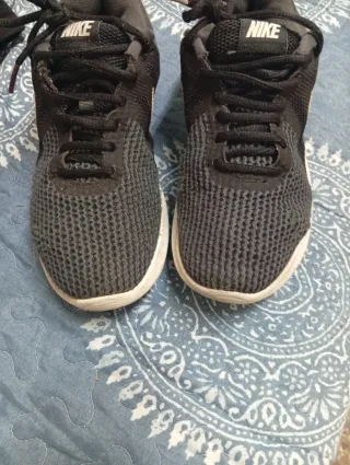 Nike Revolution 4 Talla 40 Azul/blanco